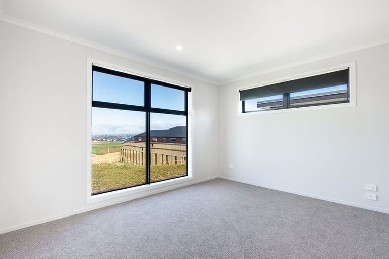 Photo of property in 60 Scenic Rise, Rototuna North, 3281