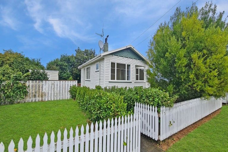 Photo of property in 19 Flower Street, Bulls, 4818