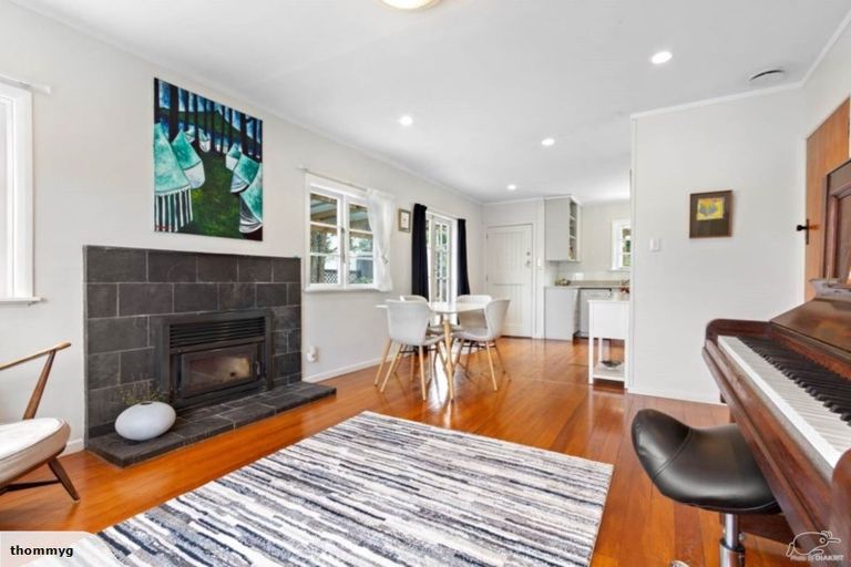 Photo of property in 79 Kaurilands Road, Titirangi, Auckland, 0604