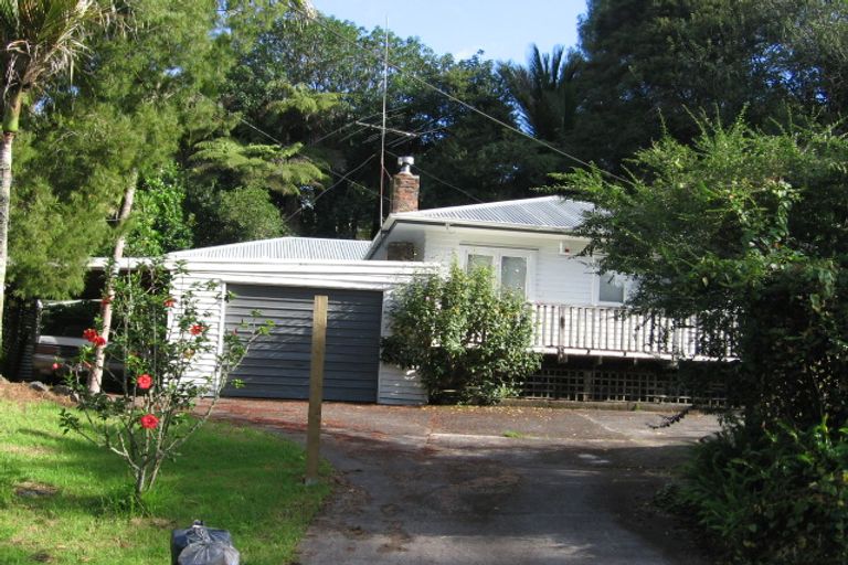 Photo of property in 25 Sylvan Valley Avenue, Titirangi, Auckland, 0604
