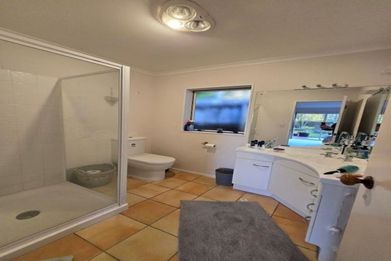 Photo of property in 20 Kath Hopper Drive, Orewa, 0931