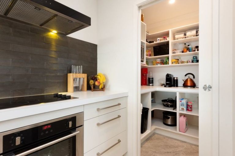 Photo of property in 35 Ballintoy Park Drive, Welcome Bay, Tauranga, 3175