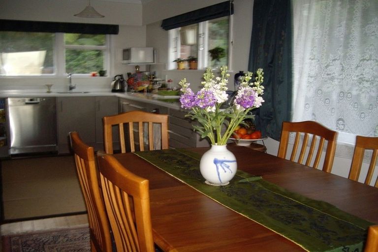 Photo of property in 37 Huntleigh Park Way, Ngaio, Wellington, 6035