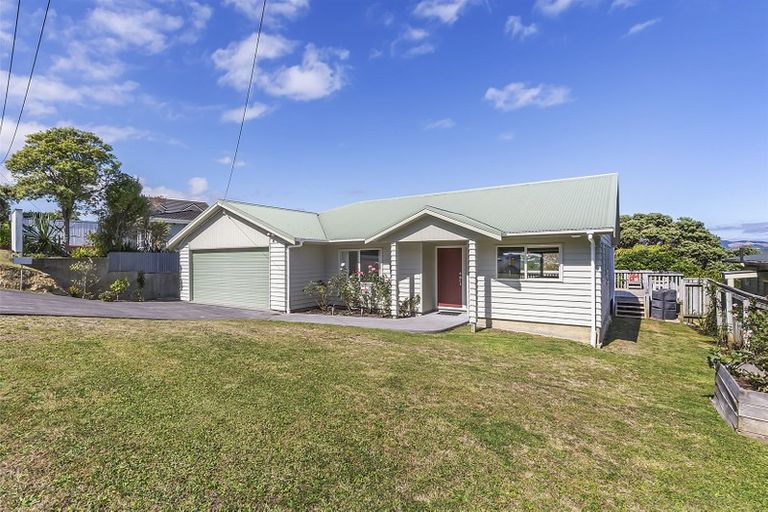 Photo of property in 4 Corlett Road, Plimmerton, Porirua, 5026