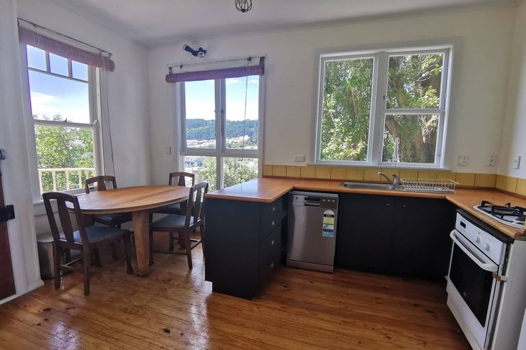 Photo of property in 105 Tasman Street, Mount Cook, Wellington, 6021