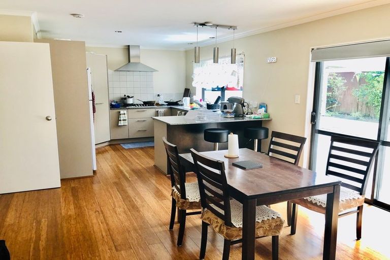 Photo of property in 9 Kalmore Place, Flat Bush, Auckland, 2016