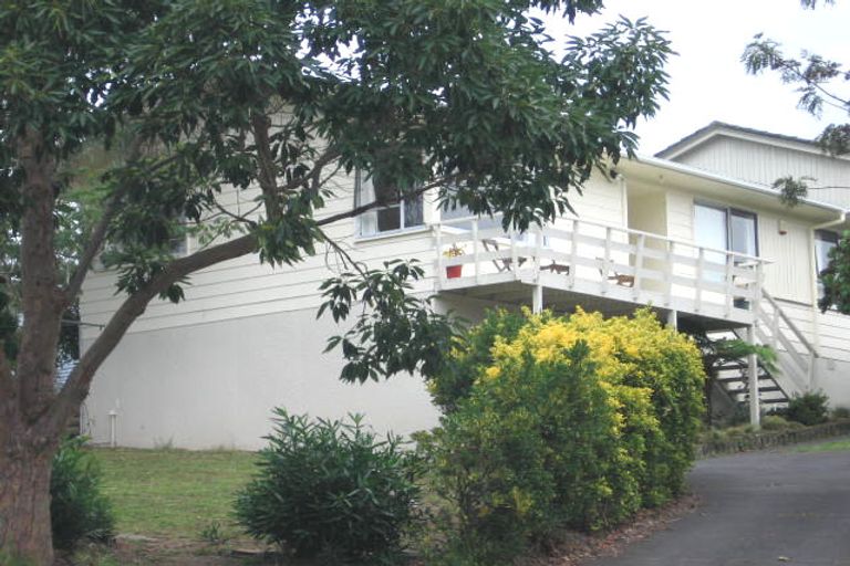 Photo of property in 2/19 Glastron Place, Bayview, Auckland, 0629