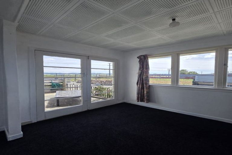 Photo of property in 35 Papatotara Road, Tuatapere, 9620