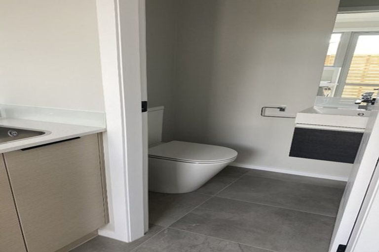 Photo of property in 9 John Reynolds Square, Hutt Central, Lower Hutt, 5010