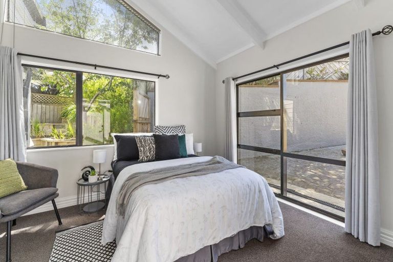 Photo of property in 15 Observatory Close, Whitby, Porirua, 5024