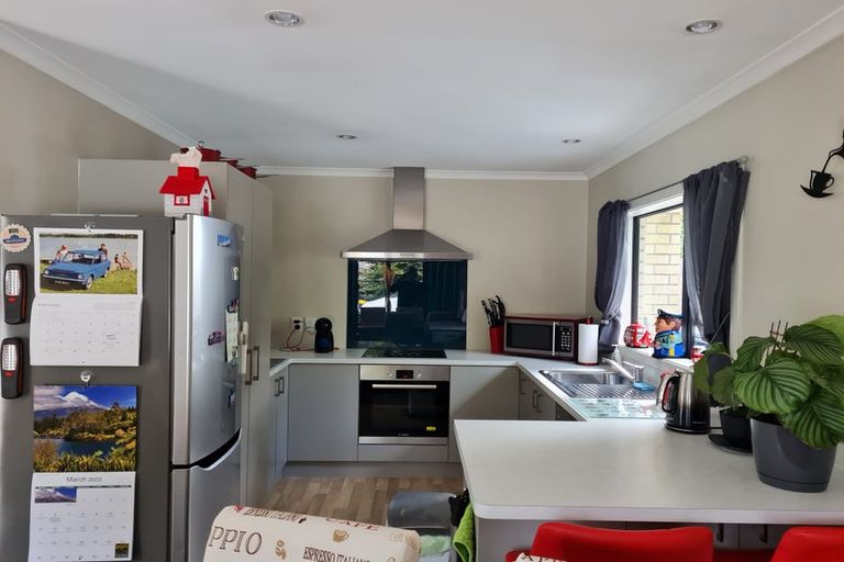 Photo of property in 38 Mcdougall Grove, Haywards, Lower Hutt, 5018