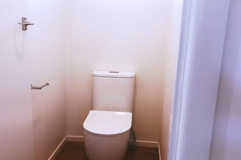 Photo of property in 25b Arrow Road, Forrest Hill, Auckland, 0620