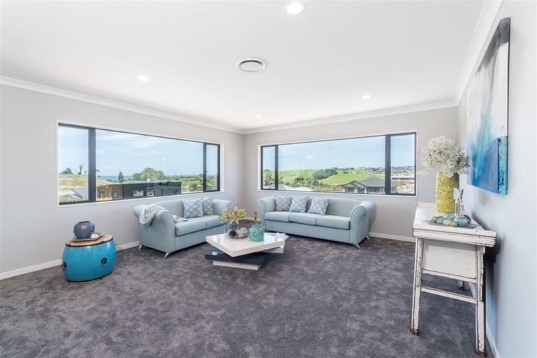 Photo of property in 15 Tawatawa Street, Long Bay, Auckland, 0630