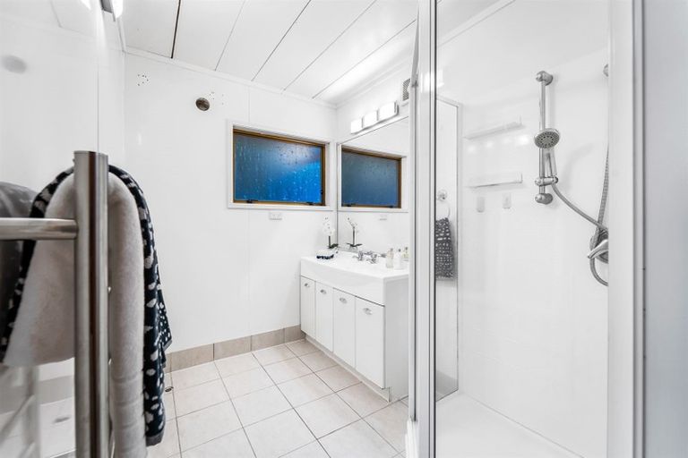 Photo of property in 1/143 Balmain Road, Birkenhead, Auckland, 0626