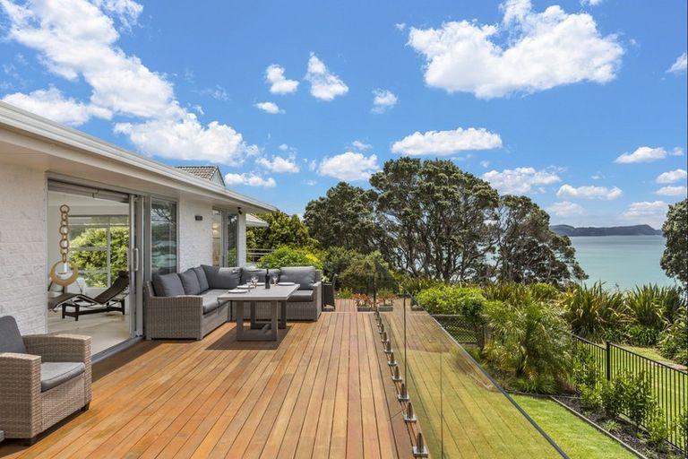 Photo of property in 12 Elgin Place, Red Beach, 0932