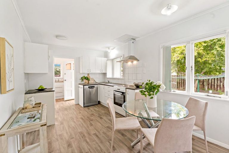 Photo of property in 66a Sutton Crescent, Papakura, 2110