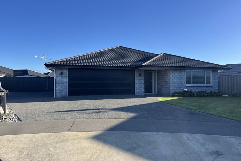 Photo of property in 8 Benmore Place, Poraiti, Napier, 4112