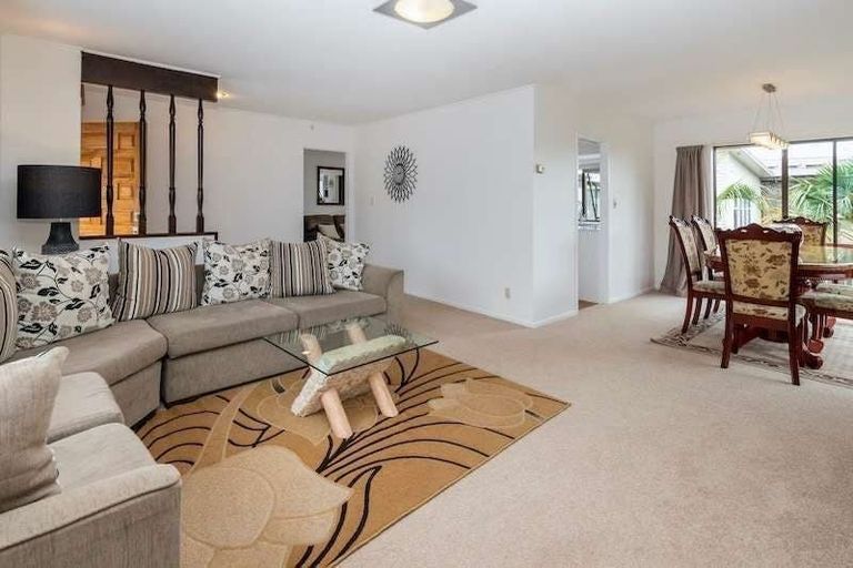 Photo of property in 32 Venus Place, Half Moon Bay, Auckland, 2012