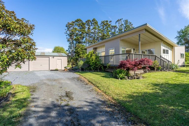 Photo of property in 1021 Old North Road, Waimauku, 0882