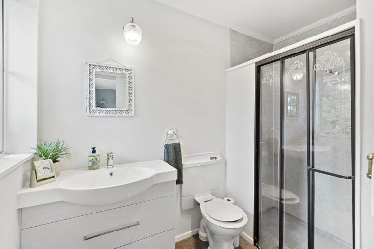 Photo of property in 120 Kawiu Road, Levin, 5510