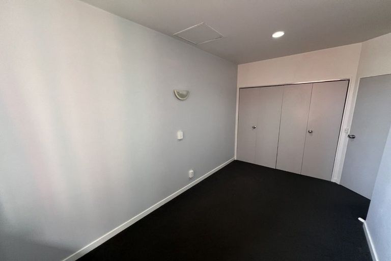 Photo of property in Terrace Tower Apartments, 126 The Terrace, Wellington Central, Wellington, 6011