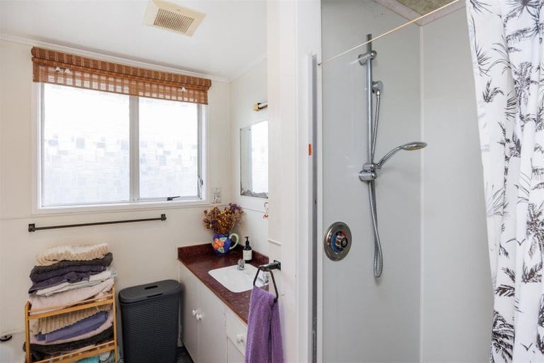 Photo of property in 19 Alexandra Street, Marton, 4710