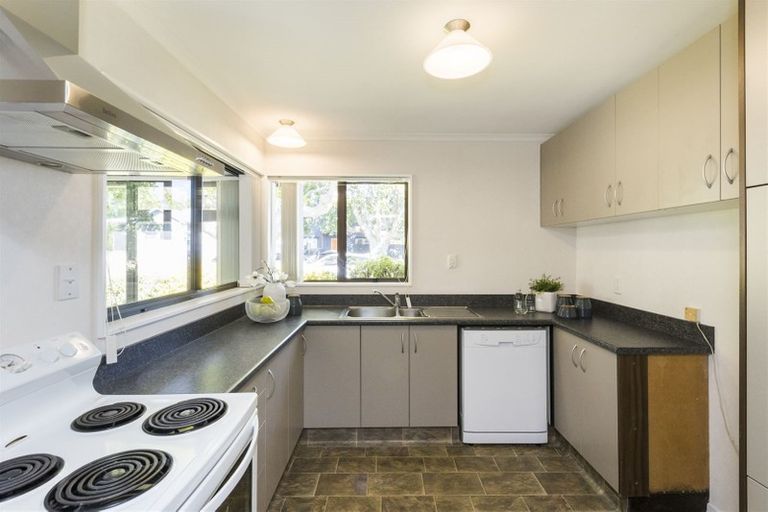 Photo of property in 9 Rolleston Street, Hokowhitu, Palmerston North, 4410