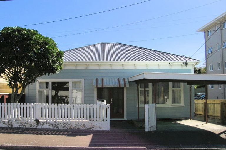 Photo of property in 2/7 Blucher Avenue, Newtown, Wellington, 6021