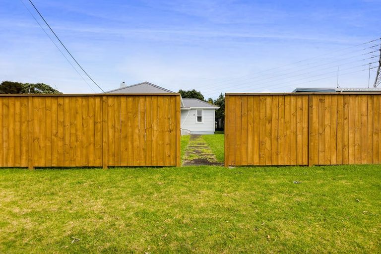 Photo of property in 31 Paritutu Road, Spotswood, New Plymouth, 4310