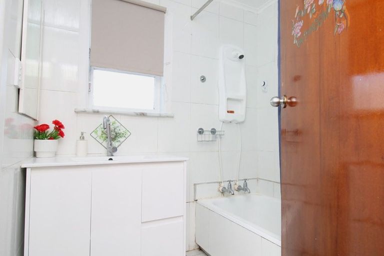 Photo of property in 46a Ranfurly Road, Papatoetoe, Auckland, 2104