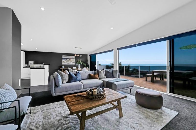 Photo of property in 14 Shearer Drive, Oakura, 4314