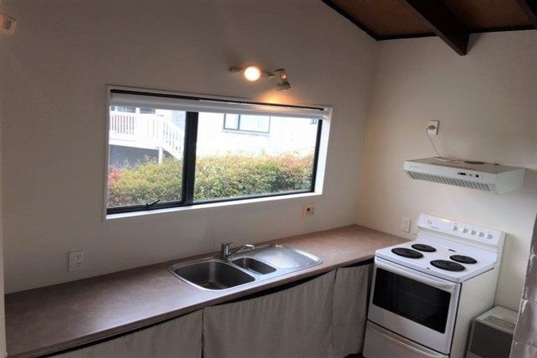 Photo of property in 15 Van Dyke Place, West Harbour, Auckland, 0618