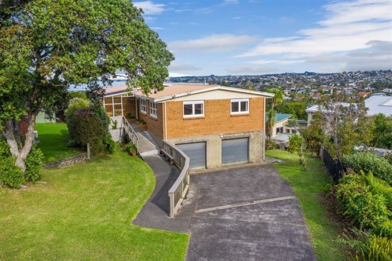Photo of property in 39 Cliff Road, Torbay, Auckland, 0630