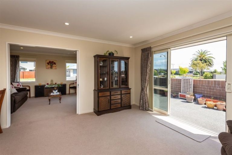 Photo of property in 48 Brockelbank Drive, Kaiapoi, 7630
