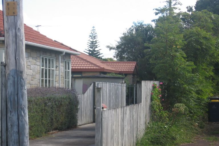 Photo of property in 9 Fruitvale Road, New Lynn, Auckland, 0600
