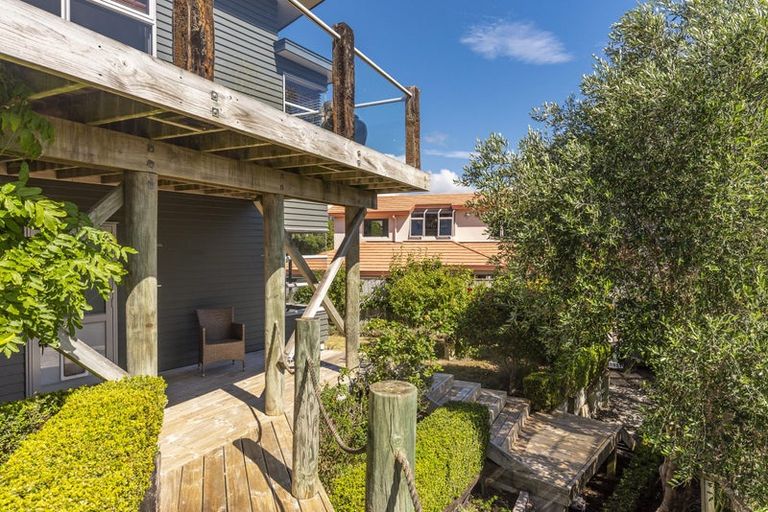 Photo of property in 11 Metzenthin Close, Raumati South, Paraparaumu, 5032