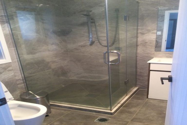 Photo of property in 216 Hillcrest Road, Hillcrest, Hamilton, 3216