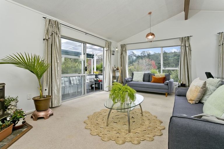 Photo of property in 1/100 Lynn Road, Bayview, Auckland, 0629