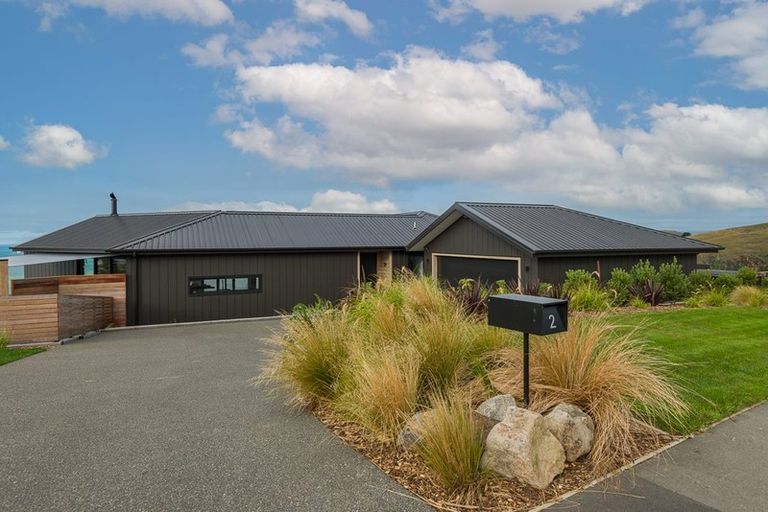 Photo of property in 2 Ridgeway Place, Richmond Hill, Christchurch, 8081