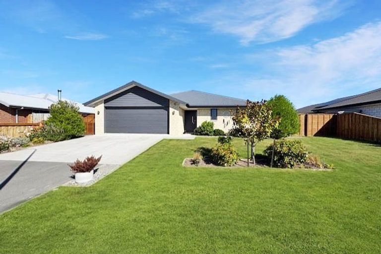 Photo of property in 6 Denton Street, Amberley, 7410