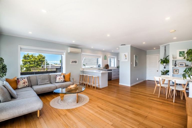 Photo of property in 1/16 Waratah Street, Birkenhead, Auckland, 0626