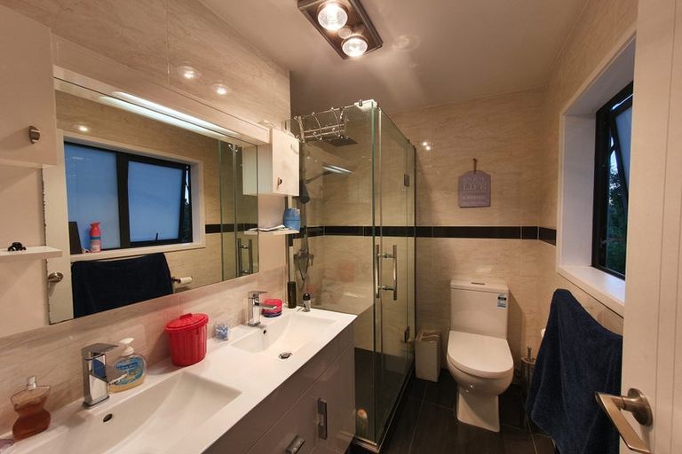 Photo of property in 813 Te Atatu Road, Te Atatu Peninsula, Auckland, 0610