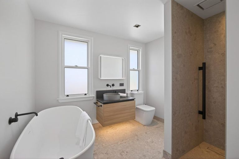 Photo of property in 48 Brougham Street, Nelson South, Nelson, 7010