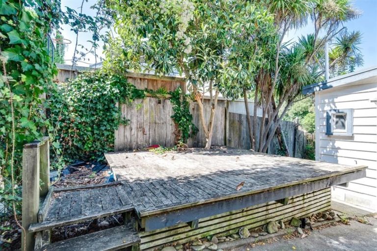 Photo of property in 40 Faraday Street, Hospital Hill, Napier, 4110