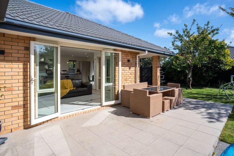 Photo of property in 21 Linkwater Way, Parklands, Christchurch, 8083