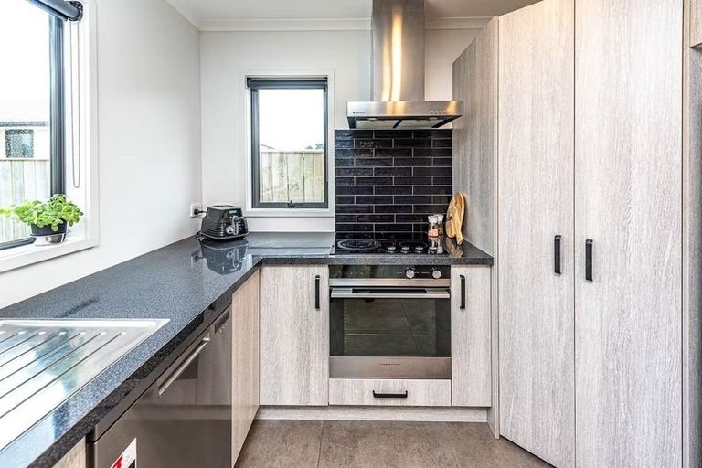 Photo of property in 16 Simon Street, Tawhero, Whanganui, 4501