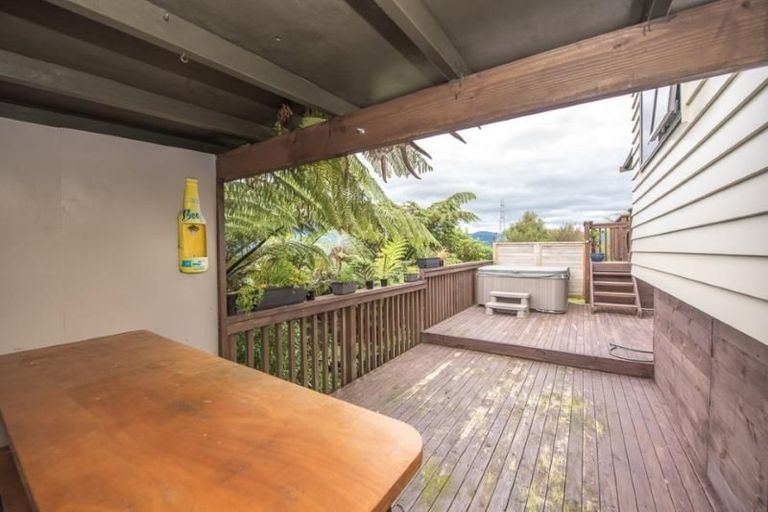 Photo of property in 29 Mcewen Crescent, Riverstone Terraces, Upper Hutt, 5018
