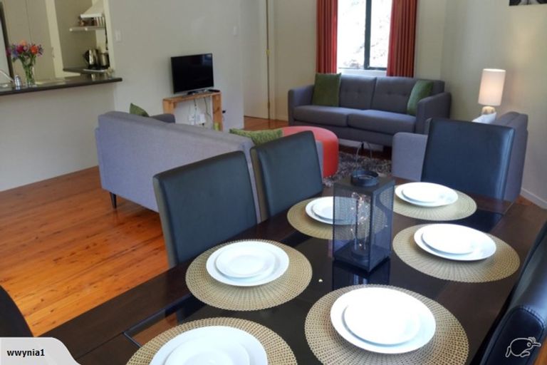 Photo of property in 24a Korotaha Terrace, Rothesay Bay, Auckland, 0630