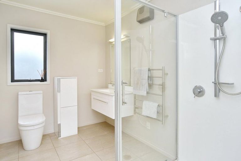 Photo of property in 3 Orewa Close, Parklands, Christchurch, 8083