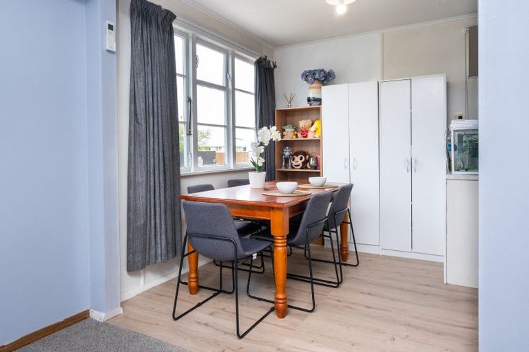 Photo of property in 17 Neal Crescent, Onekawa, Napier, 4110